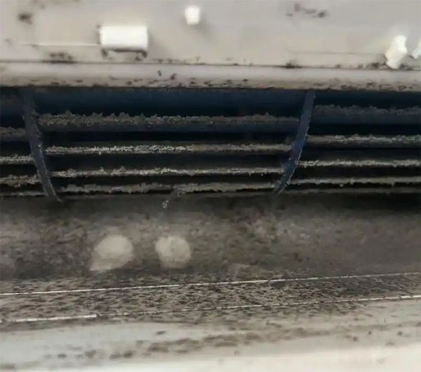 和县空调吹的风有股烧焦味是怎么回事